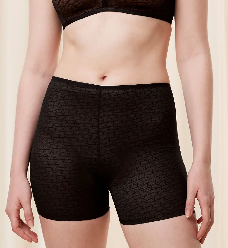 SIGNATURE SHEER SHORT