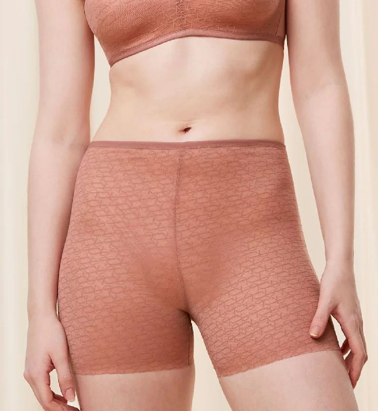 SIGNATURE SHEER SHORT