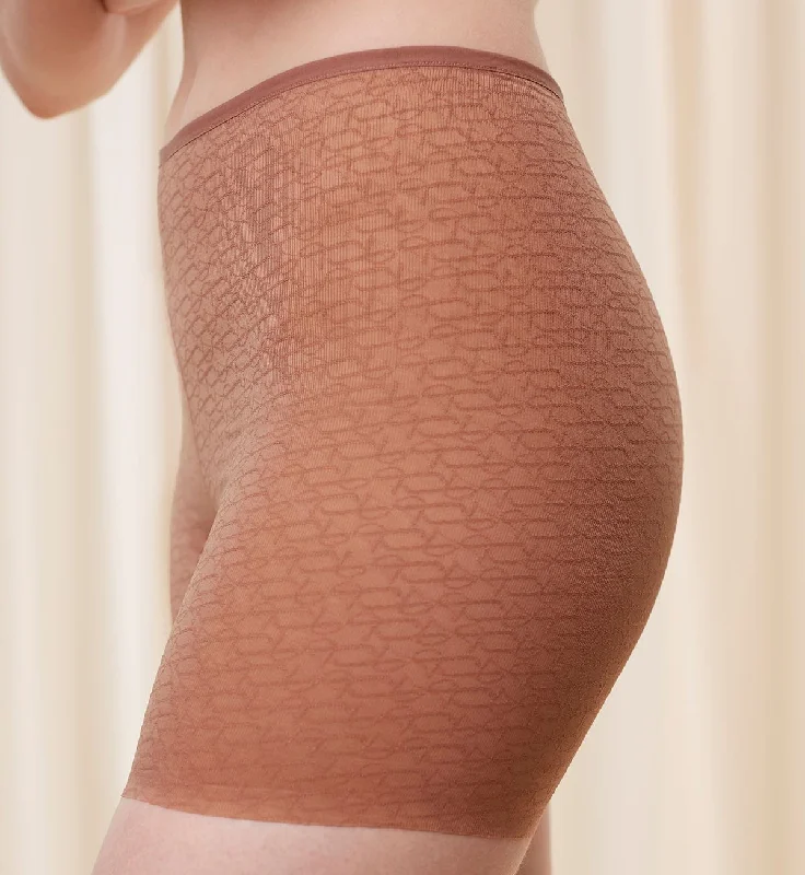 SIGNATURE SHEER SHORT