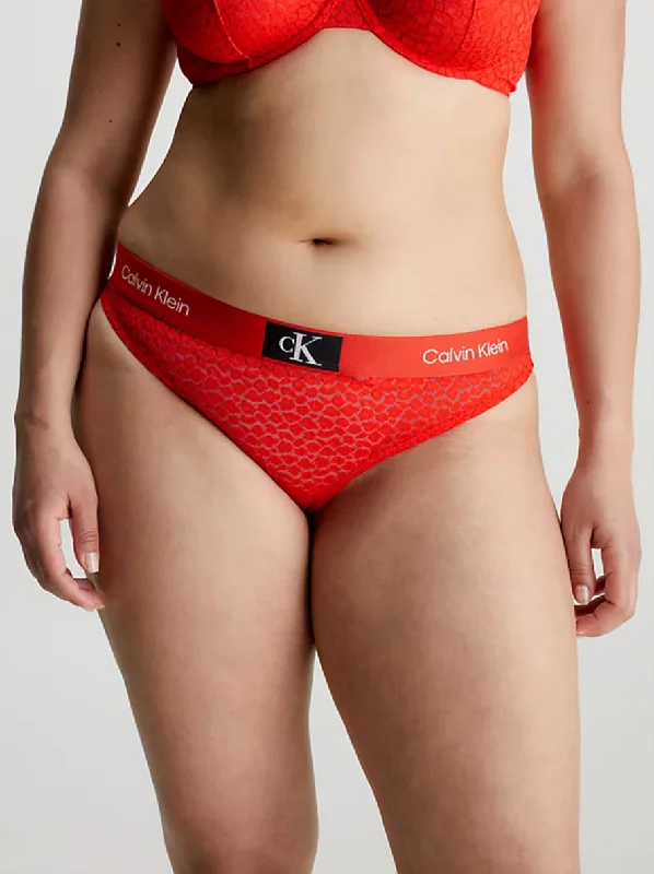 calvin-klein-ck96-lace-thong-hazard