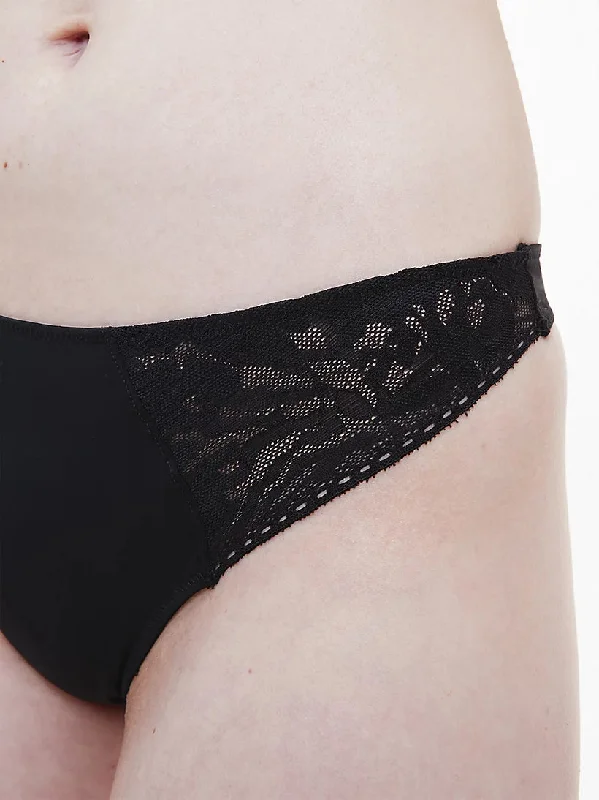 Calvin Klein - Ultra Soft Lace Thong