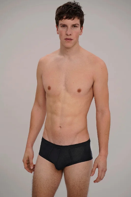 brief black